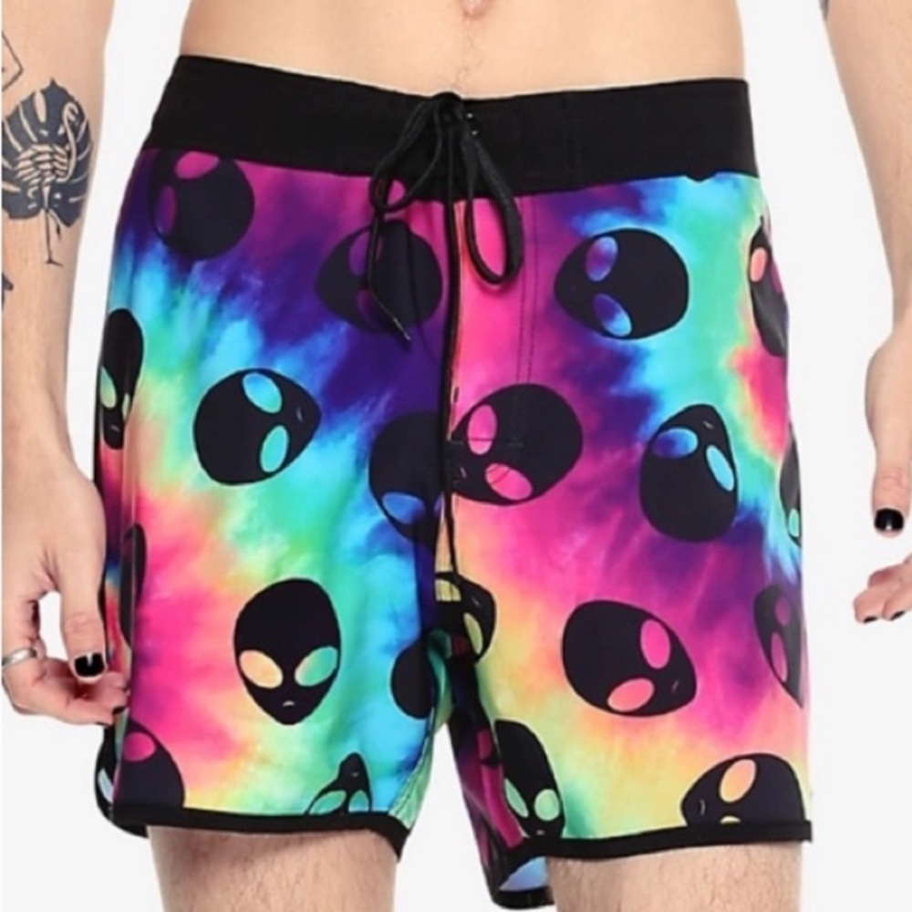 Midnight Hour Psychedelic Alien Tie-Dye Swim Shorts Sz 30
